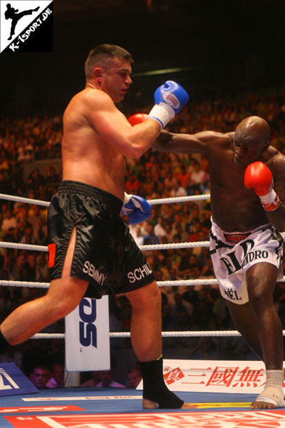  Peter Aerts, Ernesto Hoost (K-1 World Grand Prix 2006 in Amsterdam)