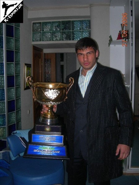 Ruslan Karaev with his Las Vegas Grand Prix Cup (Ruslan Karaev)