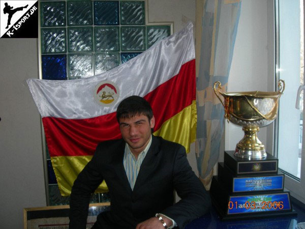 Ruslan Karaev with his Las Vegas Grand Prix Cup (Ruslan Karaev)