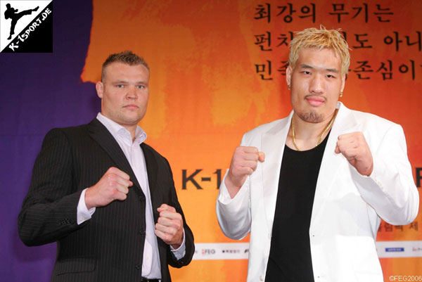 Pressekonferenz (Semmy Schilt, Hong-man Choi) (K-1 World Grand Prix 2006 in Seoul)