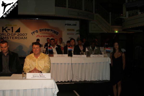 Pressekonferenz (Semmy Schilt, Peter Aerts, Junichi Sawayashiki, Melvin Manhoef) (K-1 World Grand Prix 2007 in Amsterdam)