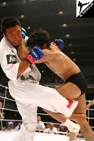  Yoshihiro Akiyama, Katsuyori Shibata (DREAM.5 Light Weight Grand Prix 2008 Final ROUND)
