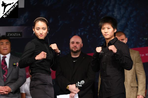 Pressekonferenz (Su Jeong Lim, Chen Qing) (K-1 World Grand Prix 2009 Final Elimination)